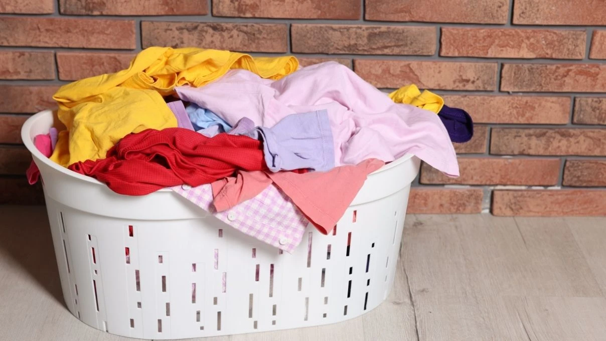 Çamaşır suyu kullanmadan beyazları kar beyazı yapmanın yöntemleri 2026!