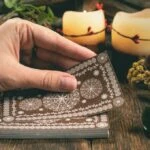 Günlük tarot kart açılımı 30 Nisan 2026! Derin duygular farkındalığa yol alıyor
