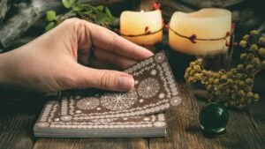 Günlük tarot kart açılımı 30 Nisan 2026! Derin duygular farkındalığa yol alıyor