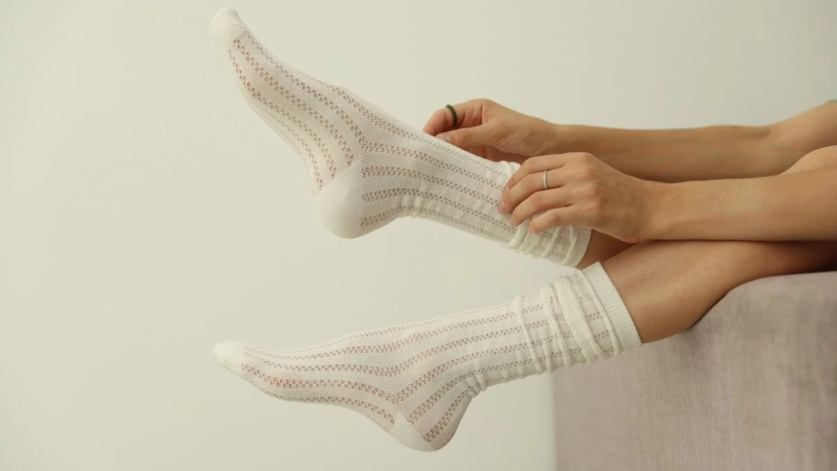 Beyaz çoraplardaki siyah lekeleri tertemiz yapın! İşte o karışım