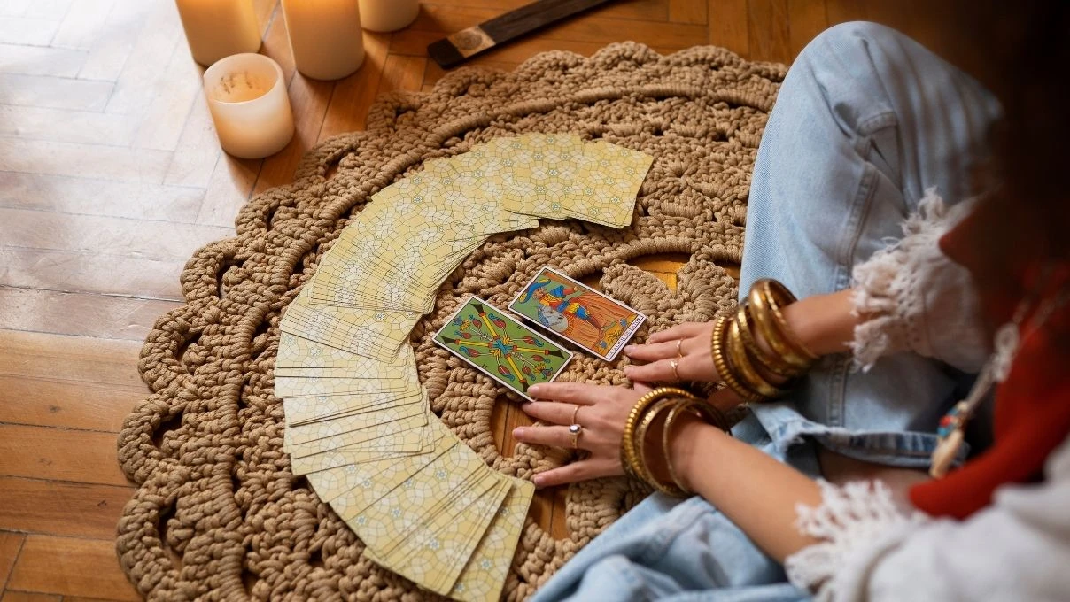 Günlük tarot kart açılımı 13 Nisan 2026! Mars ve Neptün’ün nadir hizalanmasının ardından burçlar derinden etkileniyor 