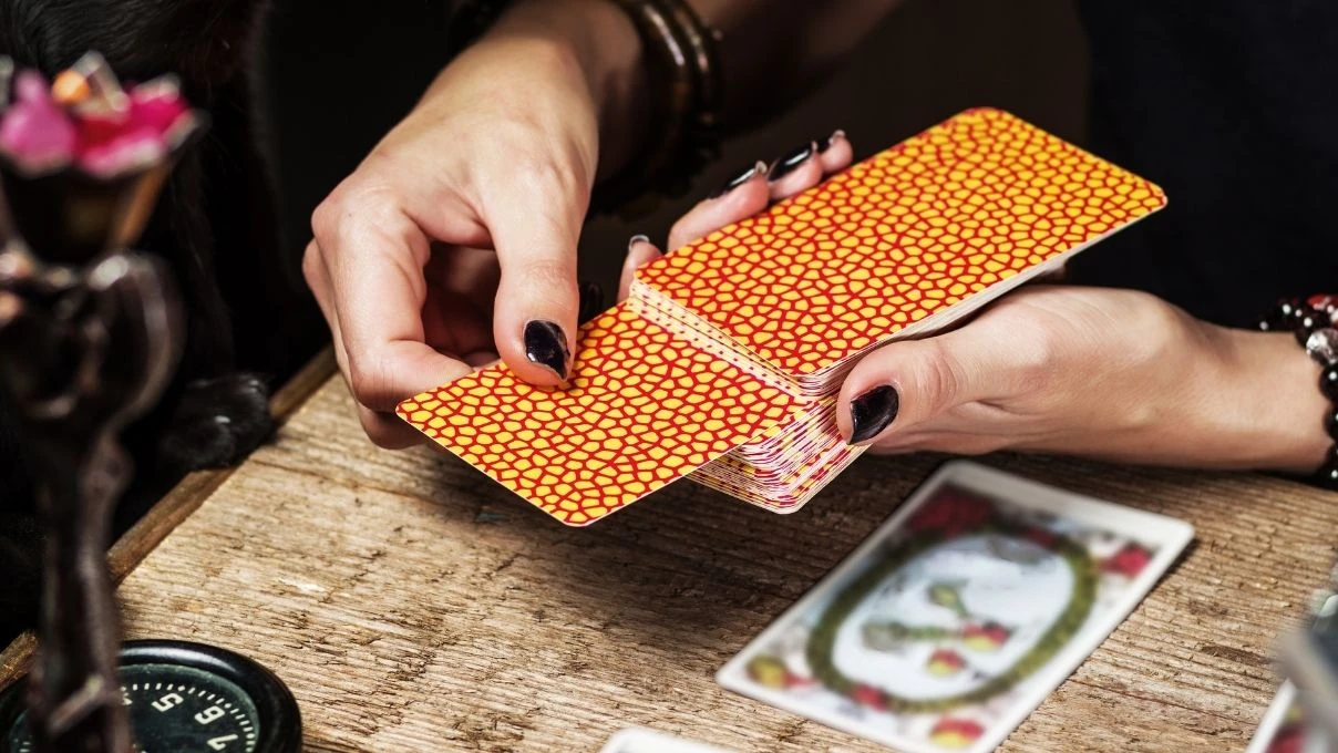 Günlük tarot kart açılımı 6 Nisan 2026! Azim ve irade tamamen sizde