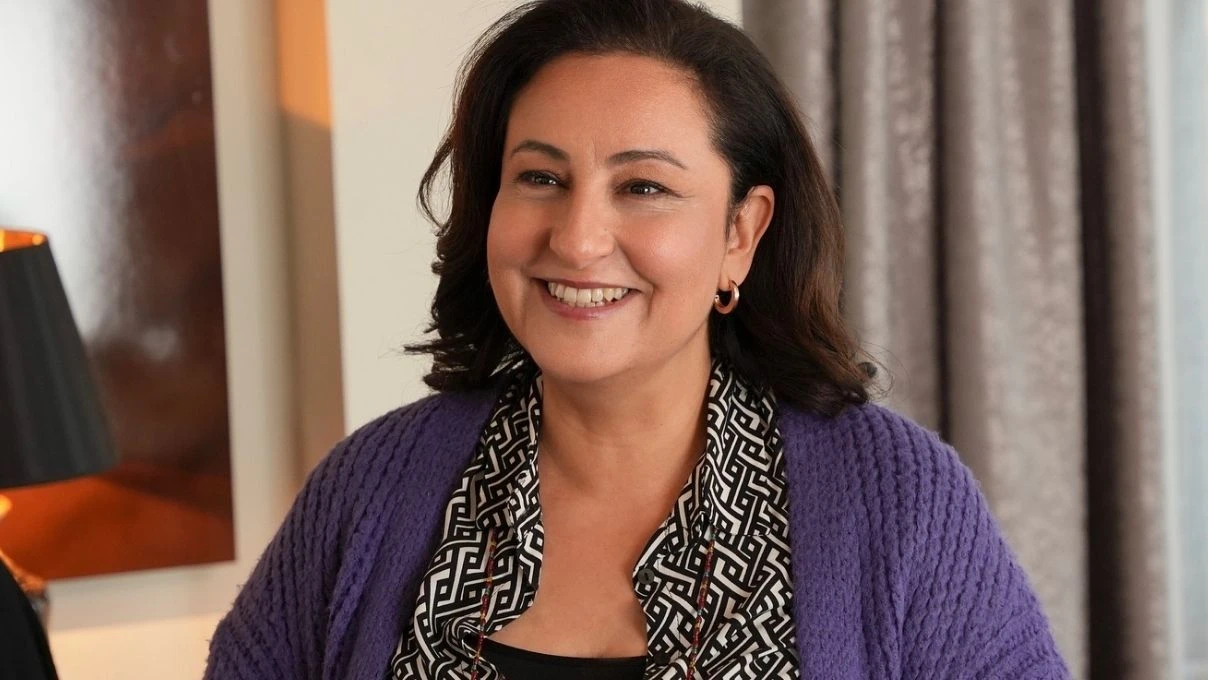 Özlem Tokaslan Gassal dizisiyle ekranlara geri dönüyor! Meraklı komşu rolüyle dikkat çekecek