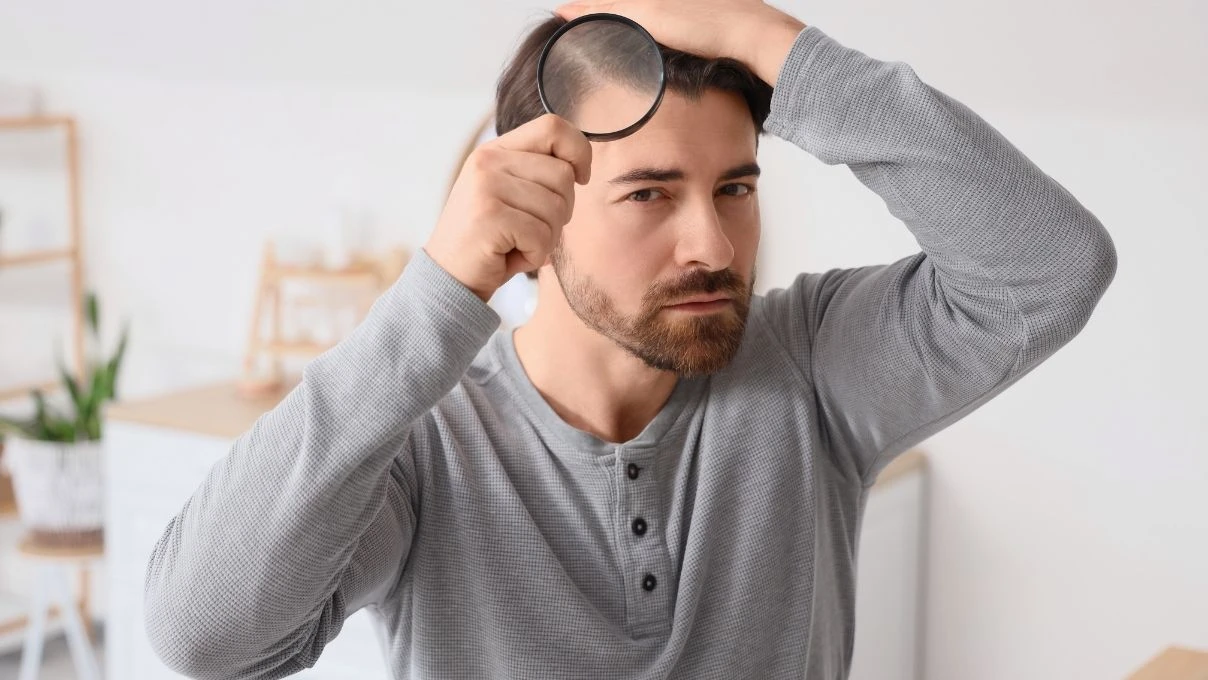 Bahar aylarında saç dökülmesi neden artar? Saç dökülmesini engelleyecek yöntemler