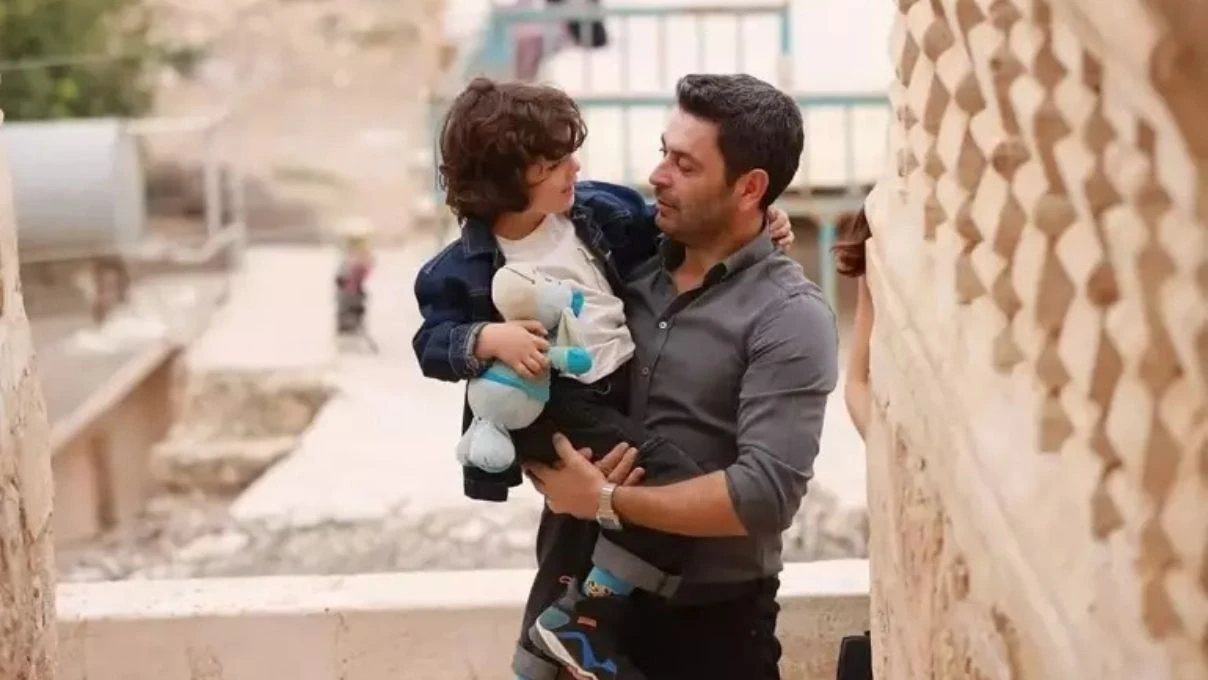 Uzak Şehir’in Cihan Deniz’i Kuzey Gezer’den set itiraf! “Oyunculuk yaparken kendimi çok mutlu hissediyorum”