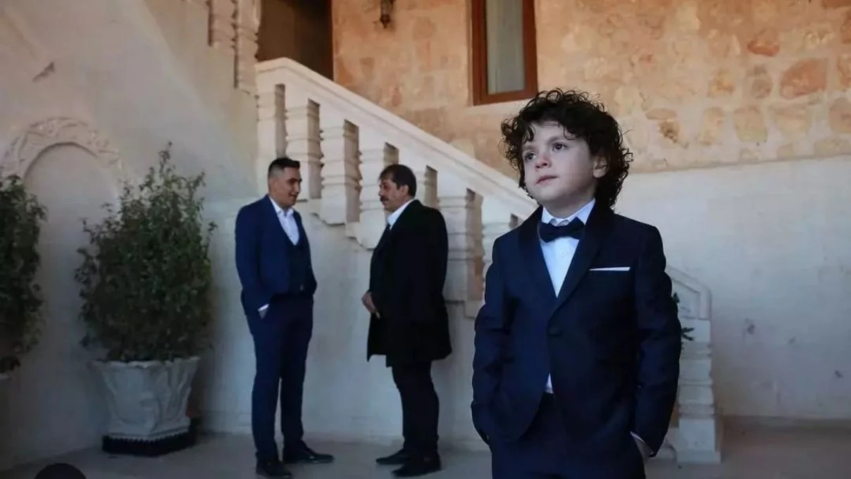 Uzak Şehir’in Cihan Deniz’i Kuzey Gezer’den set itiraf! “Oyunculuk yaparken kendimi çok mutlu hissediyorum”