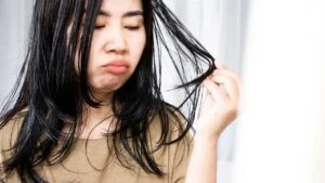 Yağlı saçlar için muhteşem maske!