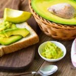 Az malzemeli sağlıklı tost tarifi! Avokadoyu hiç böyle yemediniz
