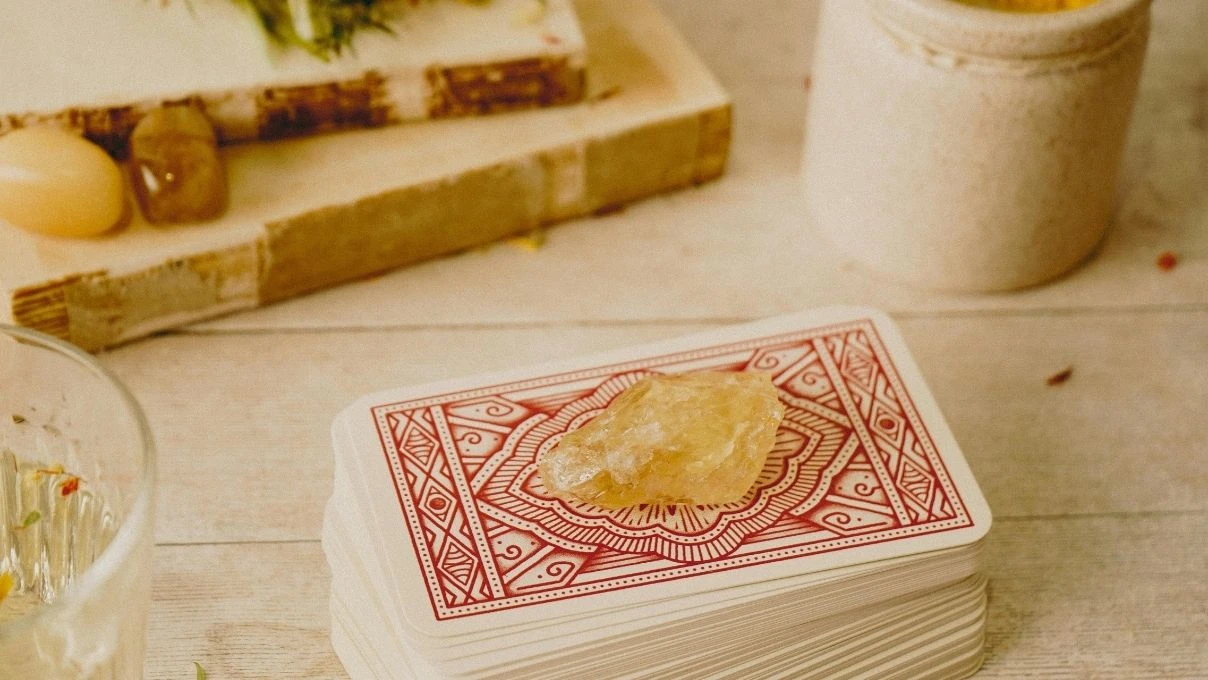 Günlük tarot kart açılımı 7 Nisan 2026! Akrep’in Ay’la buluşmasıyla cesur eylemler ön planda