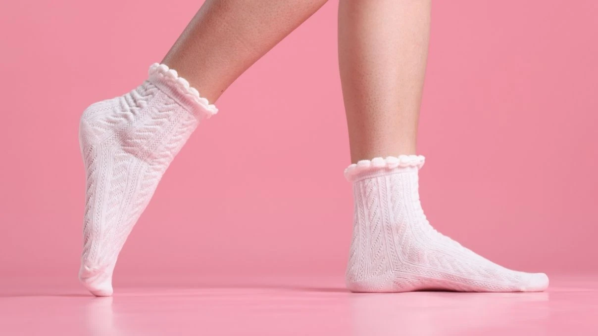 Çorap çıkartırken bileklerdeki izlere dikkat! Vücudunuz su tutuyor