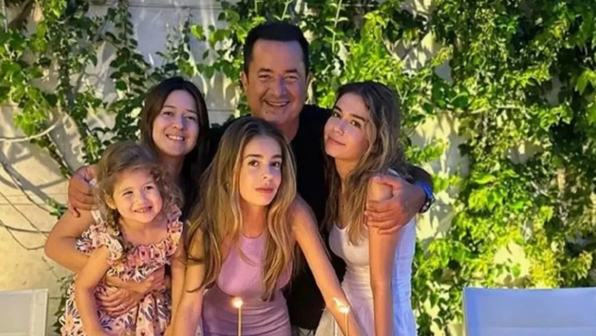 Acun Ilıcalı’nın küçük kızları kocaman oldu! Görenler gözlerine inanamadı 10 Acun Ilıcalı’nın küçük kızları kocaman oldu! Görenler gözlerine inanamadı