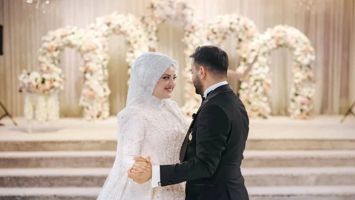 Kadir Ezildi’nin eşi Gamze Türkmen’in arabası şaşırttı! “Koca parası yiyorum” cevabı güldürdü 7 Kadir Ezildi’nin eşi Gamze Türkmen’in arabası şaşırttı! “Koca parası yiyorum” cevabı güldürdü