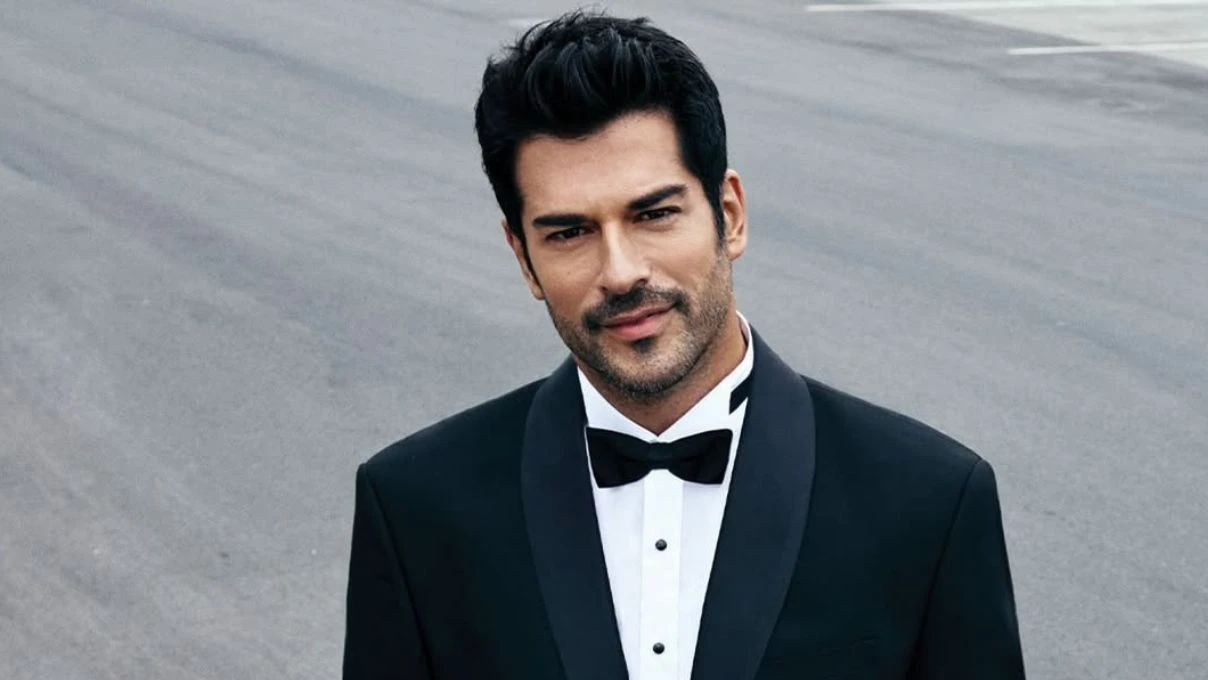 Burak Özçivit milyonluk arabasını sanayideki ustalara emanet etti! Ünlü oyuncu aracın iç tasarımını değiştirdi