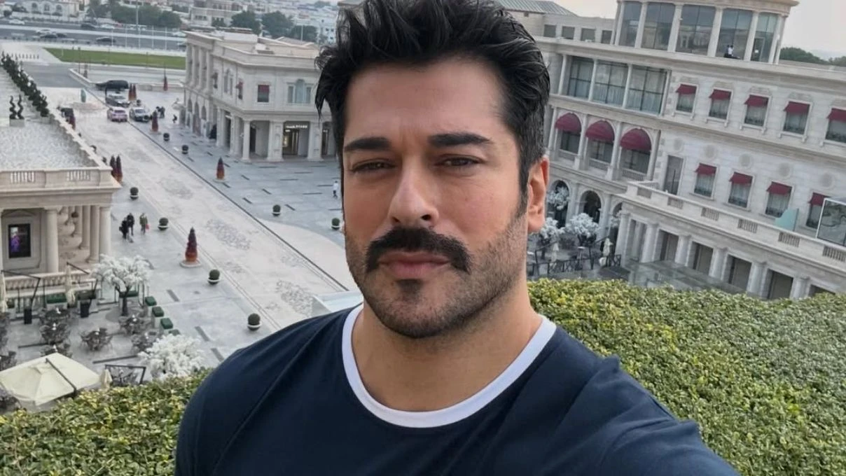 Burak Özçivit milyonluk arabasını sanayideki ustalara emanet etti! Ünlü oyuncu aracın iç tasarımını değiştirdi