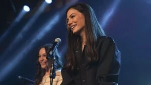 Demet Özdemir’in Eşref Rüya dizisindeki şarkıları dünyaya açıldı! Rusya ve Kazakistan versiyonlarıyla sosyal medyada viral oldu