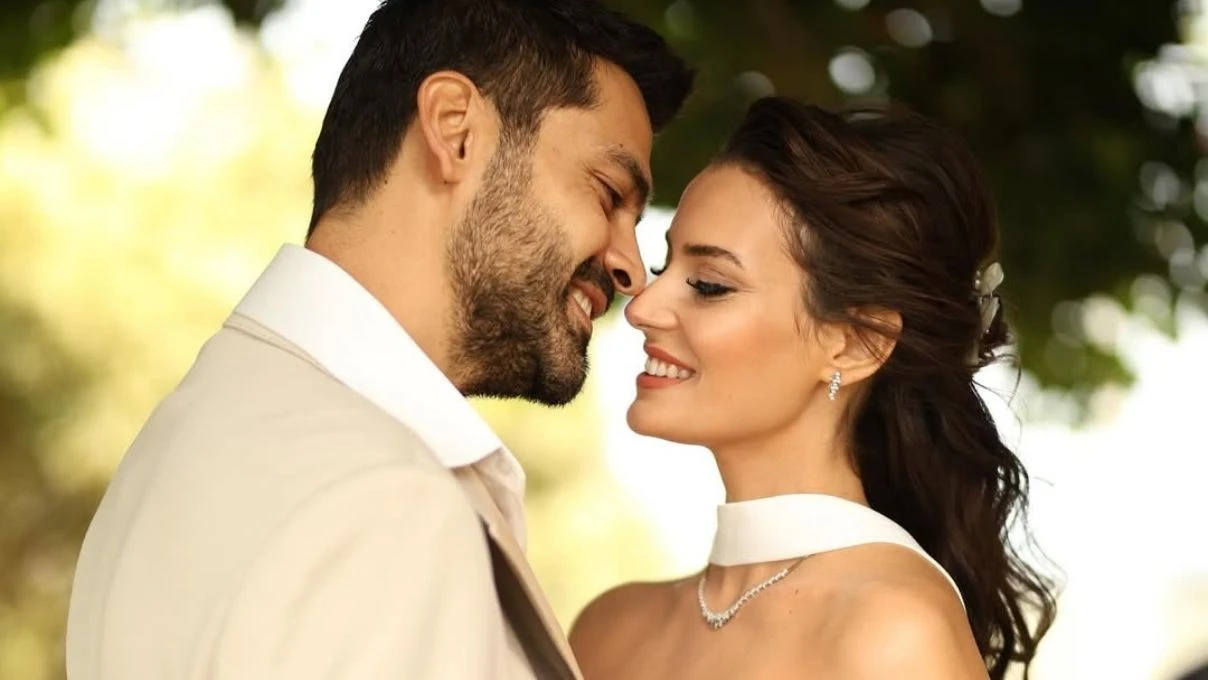 Erkan Meriç ve Yağmur Öztürk dünyaevine girdi! Dizi aşkı evlilikle taçlandı 7 Erkan Meriç ve Yağmur Öztürk dünyaevine girdi! Dizi aşkı evlilikle taçlandı