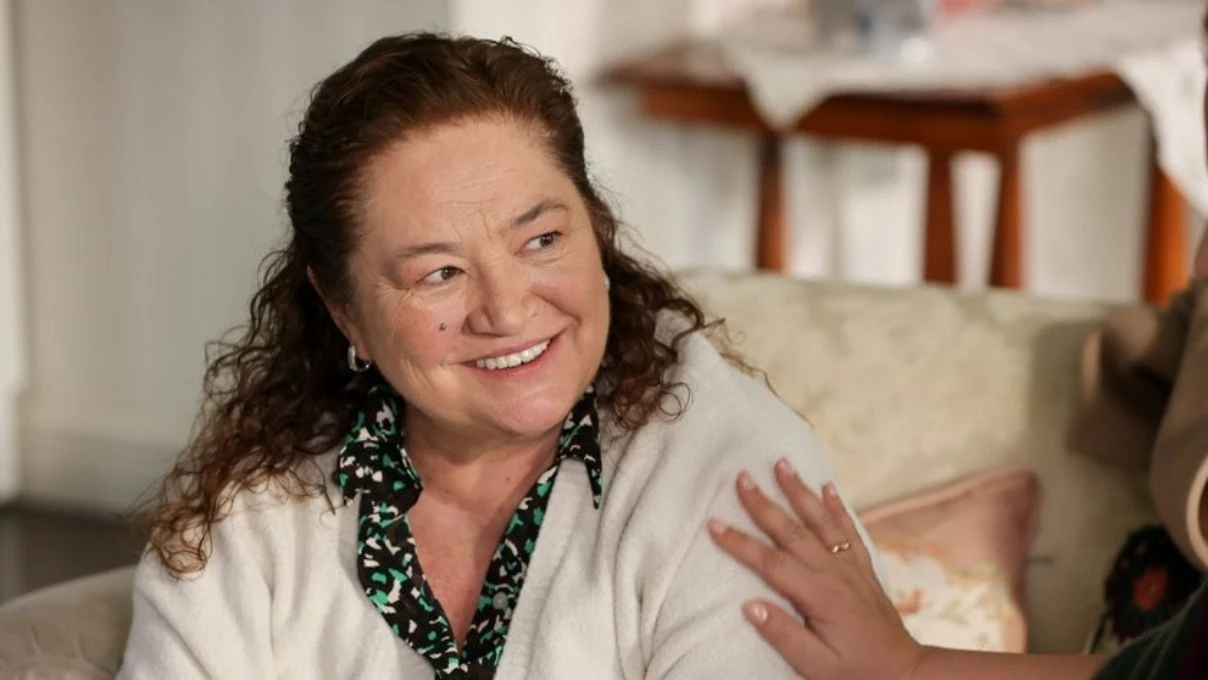 Eşref Rüya dizisine bomba transfer! Nalan Okçuoğlu ‘Hacer’ karakteriyle geliyor 7 Eşref Rüya dizisine bomba transfer! Nalan Okçuoğlu ‘Hacer’ karakteriyle geliyor