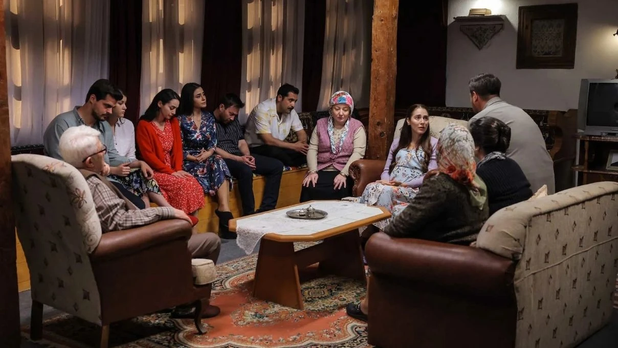 Gönül Dağı dizisinde şoke eden ayrılık! Taylan karakterini oynayan Bülent Şakrak projeye veda ediyor 4 Gönül Dağı dizisinde şoke eden ayrılık! Taylan karakterini oynayan Bülent Şakrak projeye veda ediyor