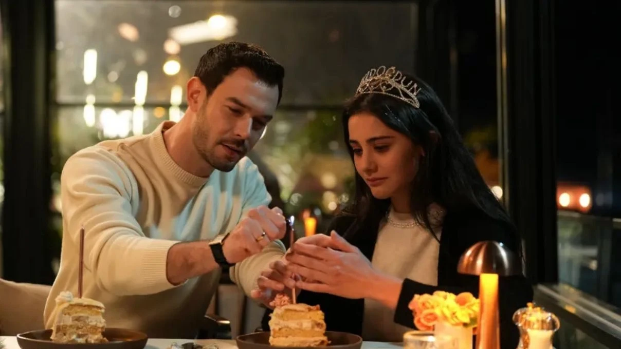 Sevdim Sensin dizisinin Dicle’si Helin Kandemir’den samimi açıklama! “Gülümseyen bir ekip görmek mutlu ediyor”