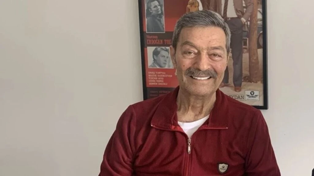 Kadir Inanirin son hali ortaya cikti Usta oyuncu ilk kez desteksiz ayakta goruntulendi