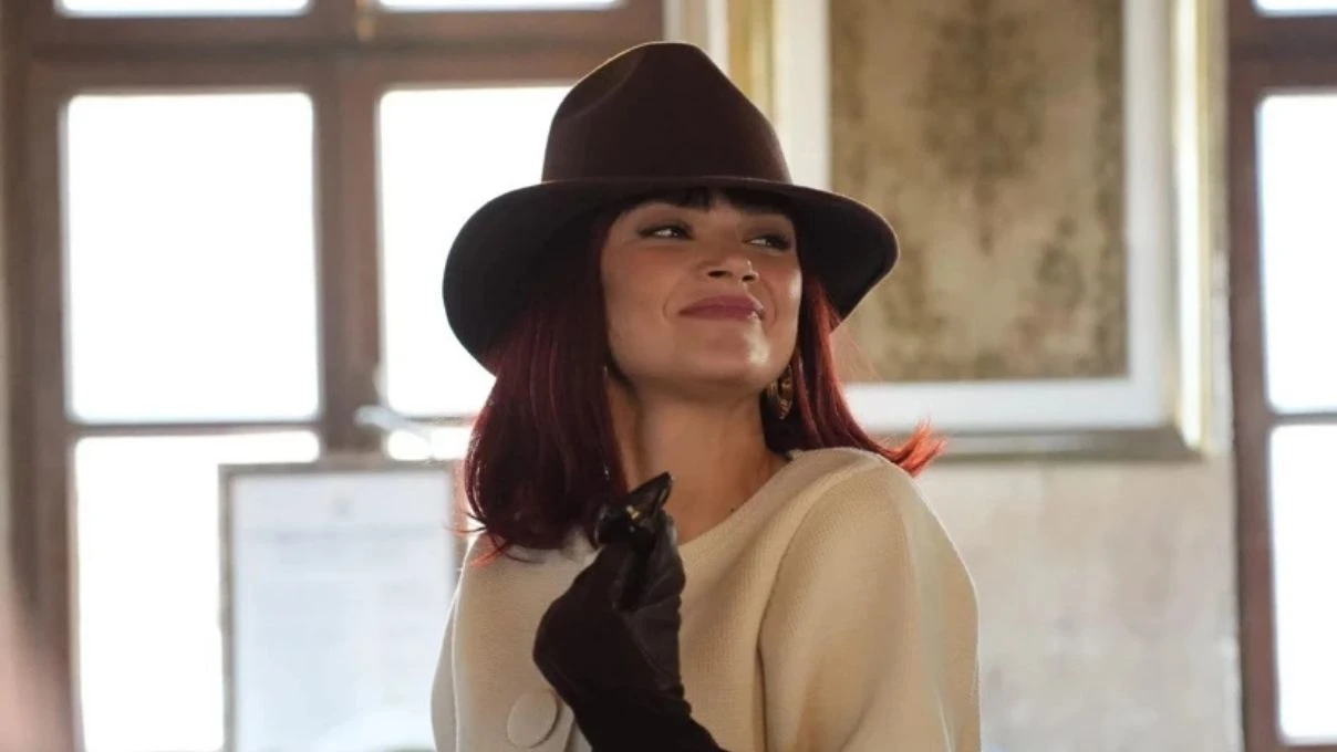 Uzak Şehir dizisinin başrolü Sinem Ünsal'dan şaşırtan hamle!