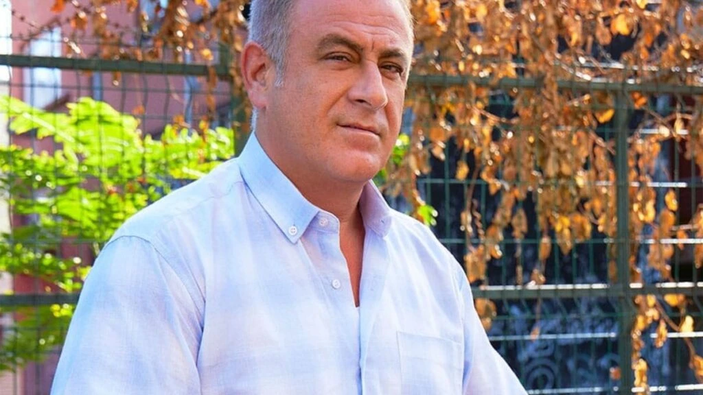 Turgut Tuncalp Abi dizisinin kadrosuna dahil oldu Basarili oyuncunun rolu merak ediliyor