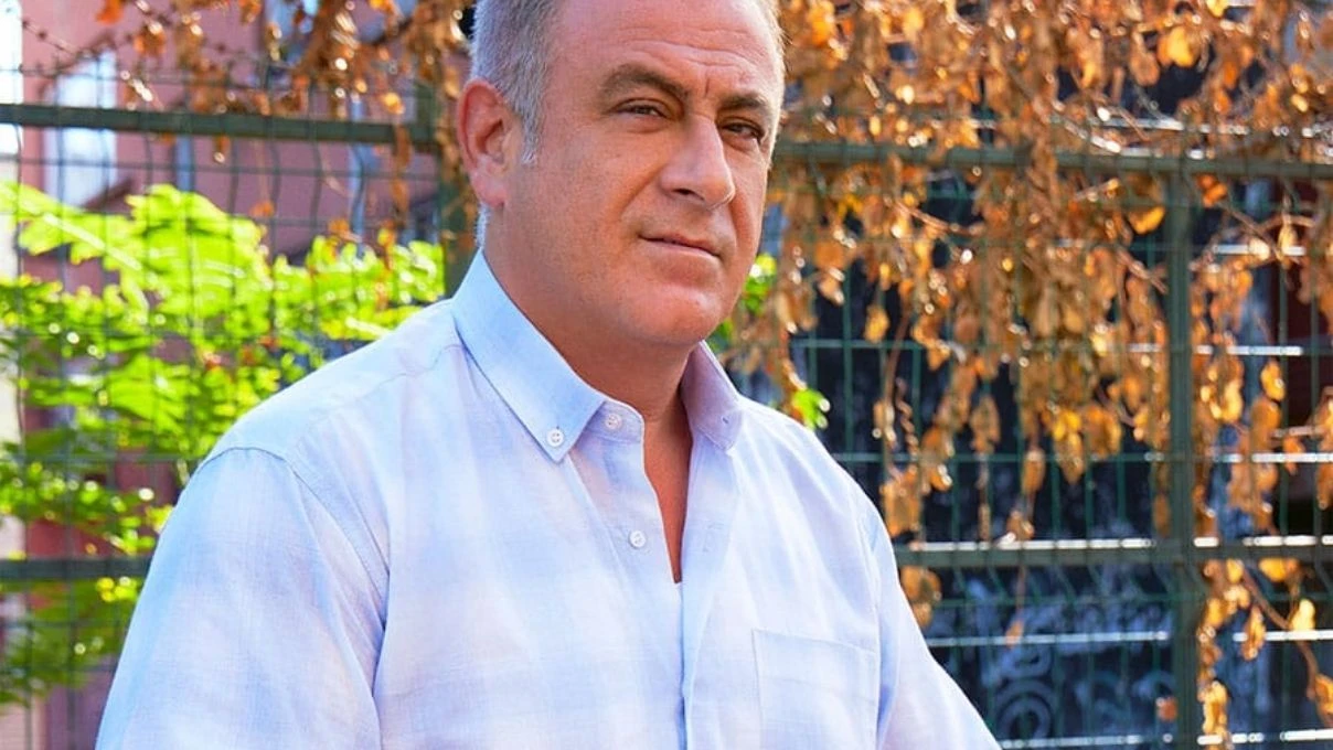 Turgut Tuncalp Abi dizisinin kadrosuna dahil oldu Basarili oyuncunun rolu merak ediliyor