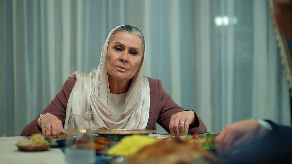 Uzak Şehir’de Meryem şoku! Cihan’ı ve Alya’yı büyük bir sınav bekliyor 5 Uzak Sehir 2