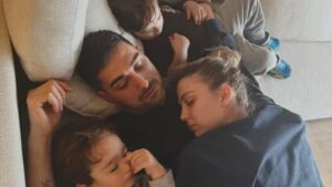 Yasemin Şefkatli ve oğlundan hastane pozu!