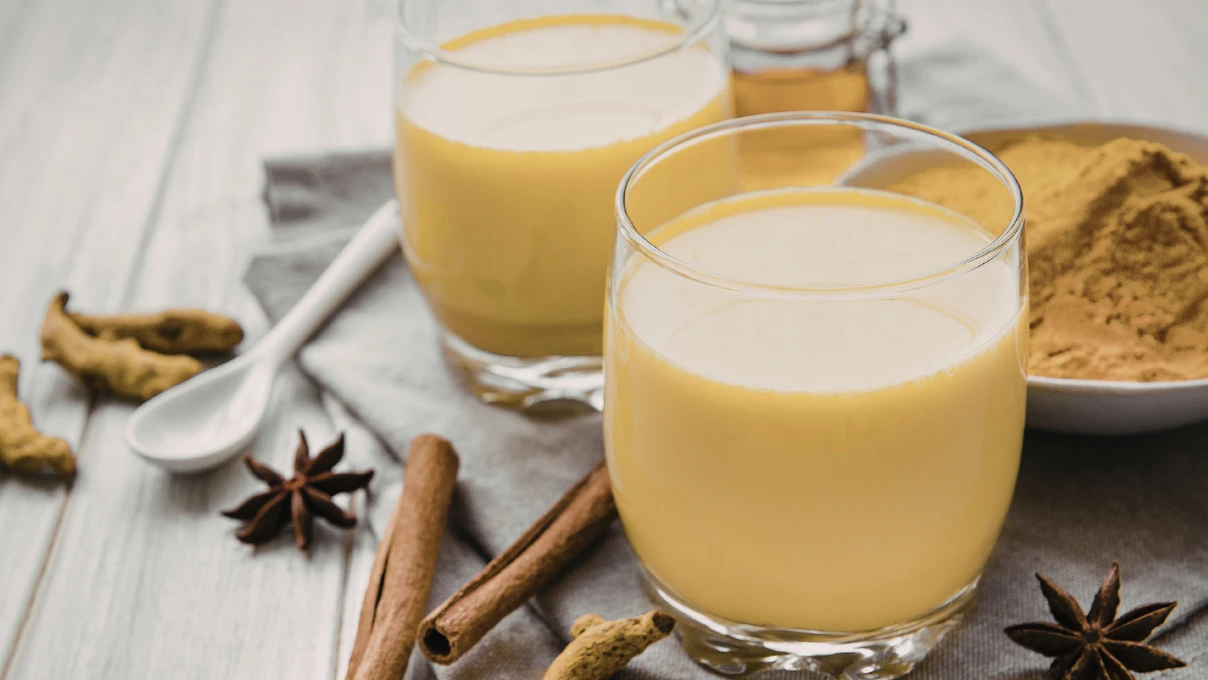 Sabahları aç karnına içilen altın süt! Bağırsakları ve zihni çalıştırıyor 6 altin sut 5