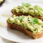 Avokado tostunda yeni soluk trendi 2026! Pratik, sağlıklı, doyurucu diyetisyen tavsiyeli tarif