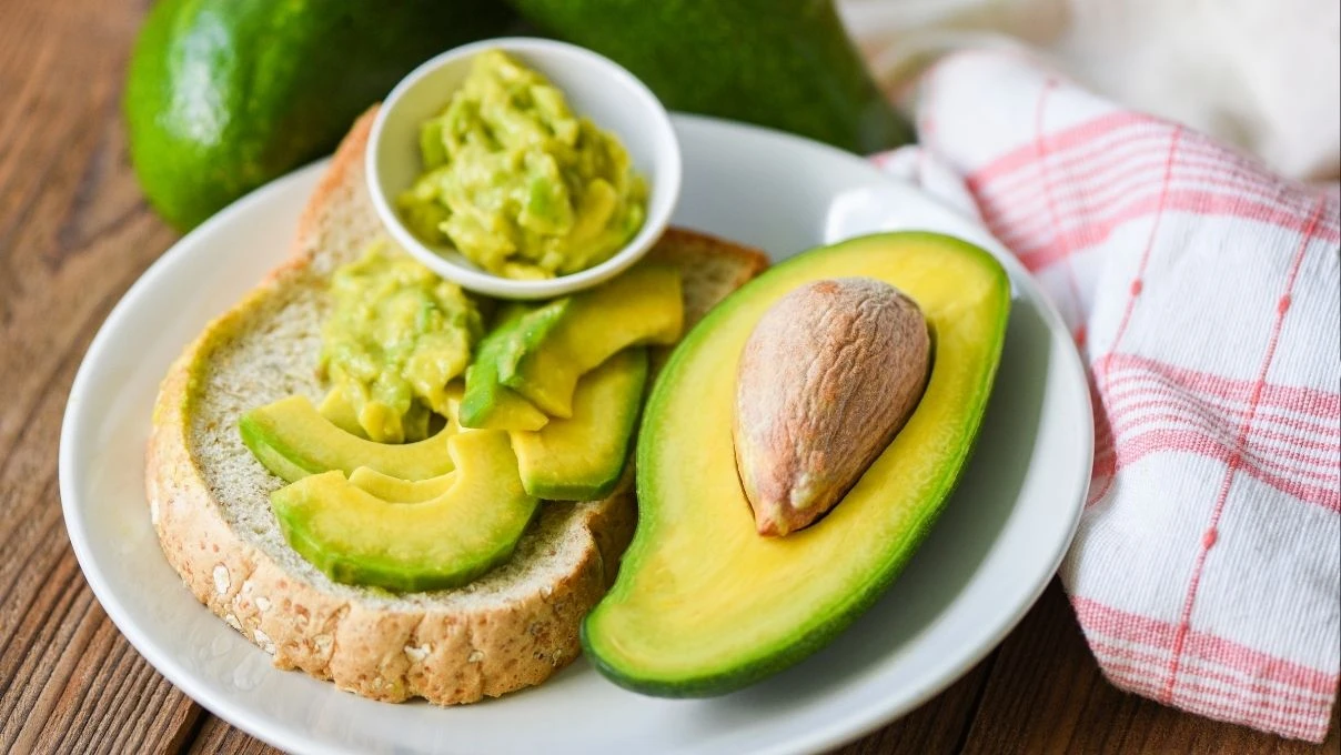 Avokado tostunda yeni soluk trendi 2026! Pratik, sağlıklı, doyurucu diyetisyen tavsiyeli tarif