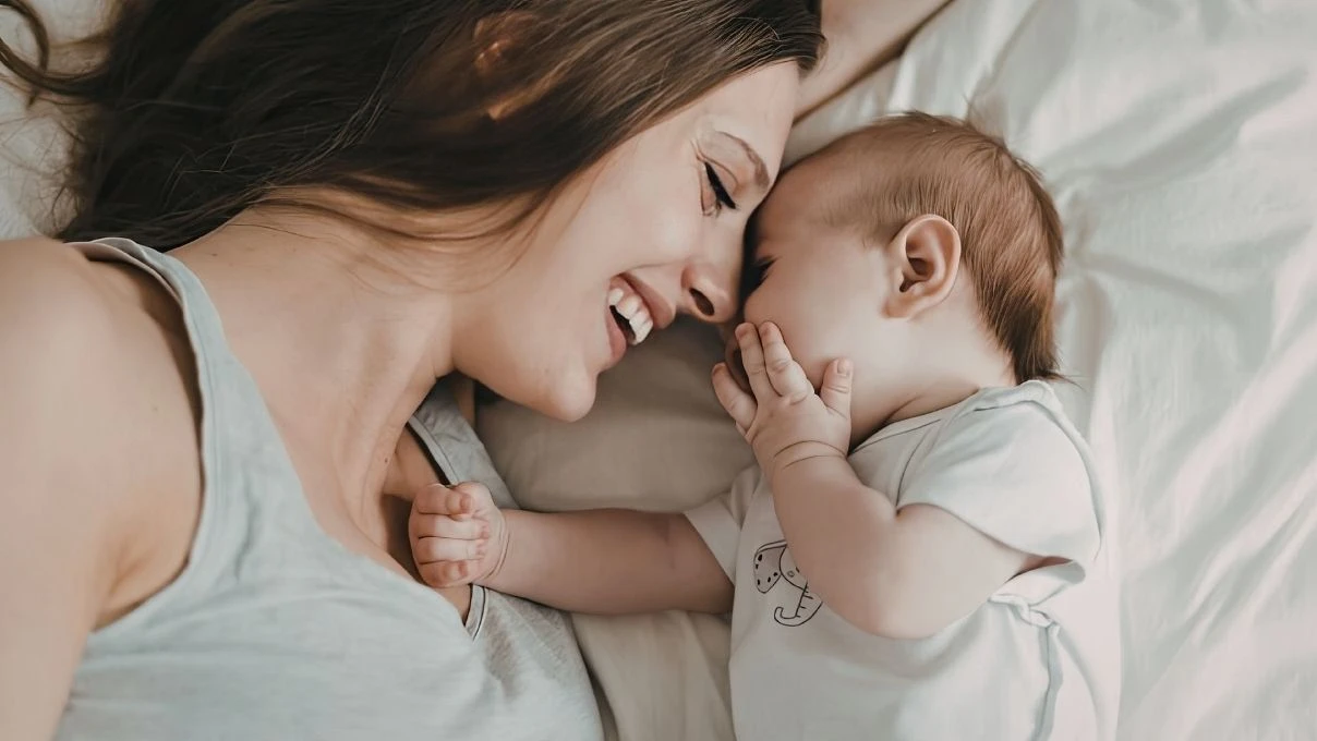 Annelerin yaptığı uyku hatası! Bebeklerin uyku düzenine dikkat