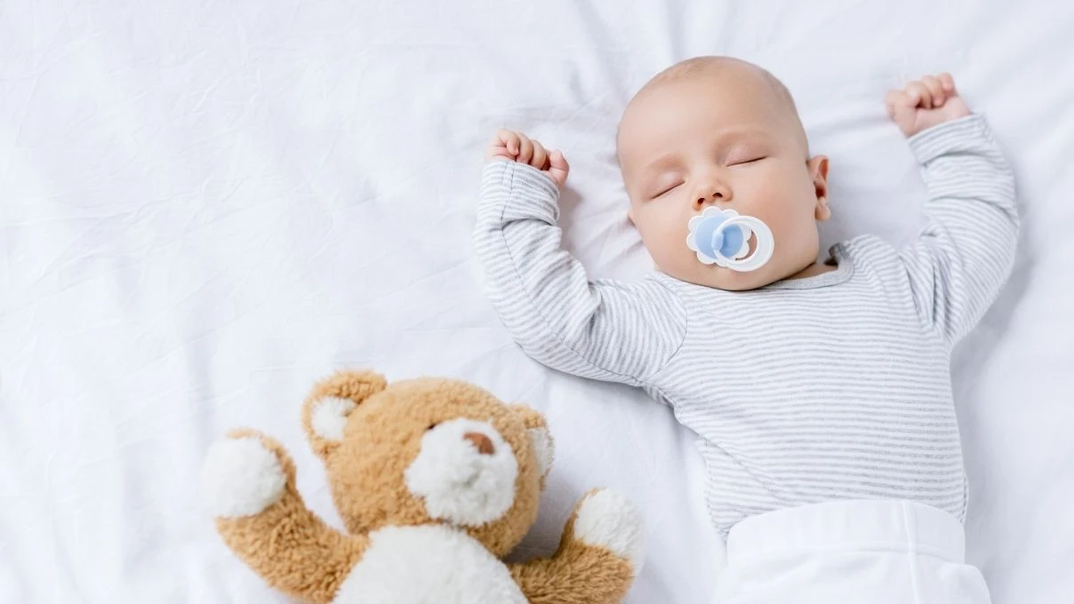 Annelerin yaptığı uyku hatası! Bebeklerin uyku düzenine dikkat