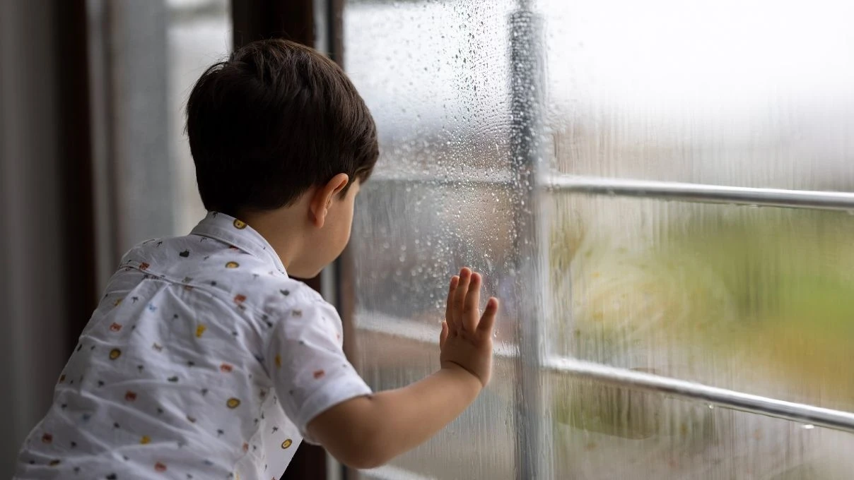 Yağmur damlası lekesine izin vermiyor! Cam silerken dikkat etmeniz gerekenler 5 Yağmur damlası lekesine izin vermiyor! Cam silerken dikkat etmeniz gerekenler