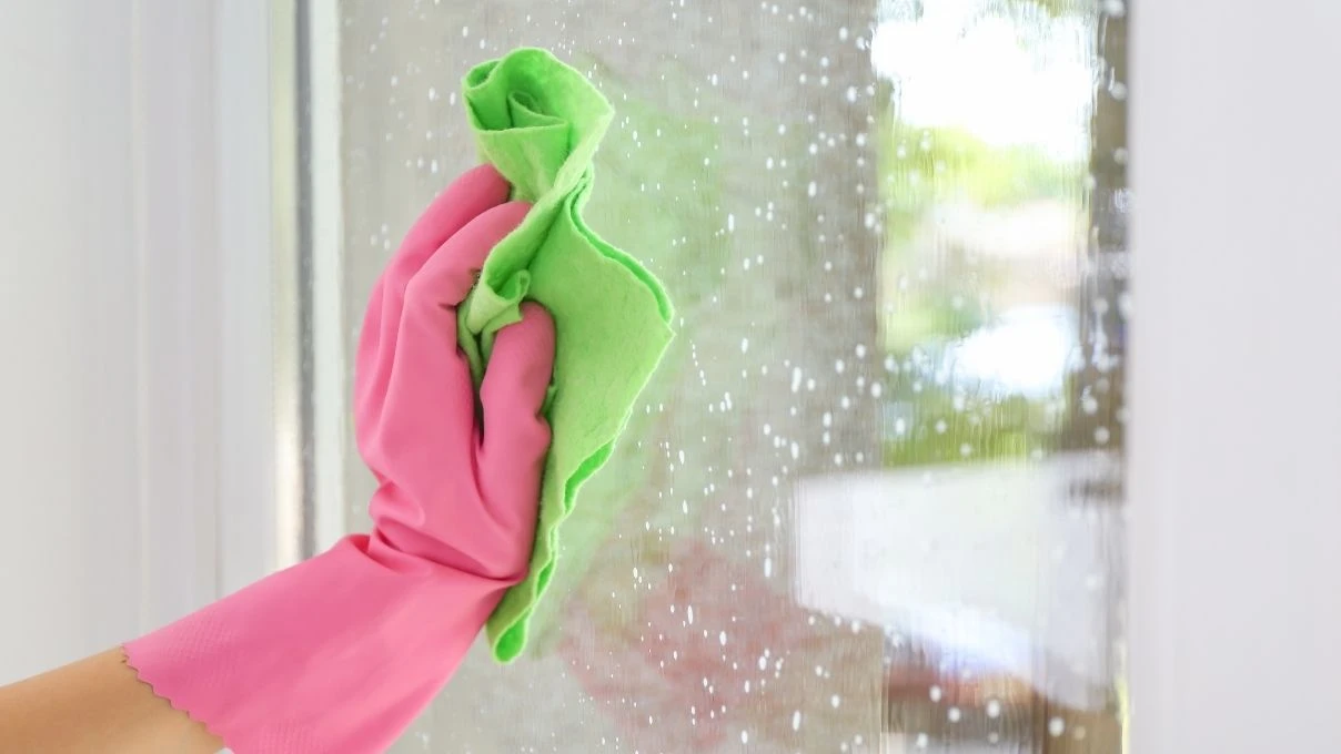 Yağmur damlası lekesine izin vermiyor! Cam silerken dikkat etmeniz gerekenler 8 Yağmur damlası lekesine izin vermiyor! Cam silerken dikkat etmeniz gerekenler