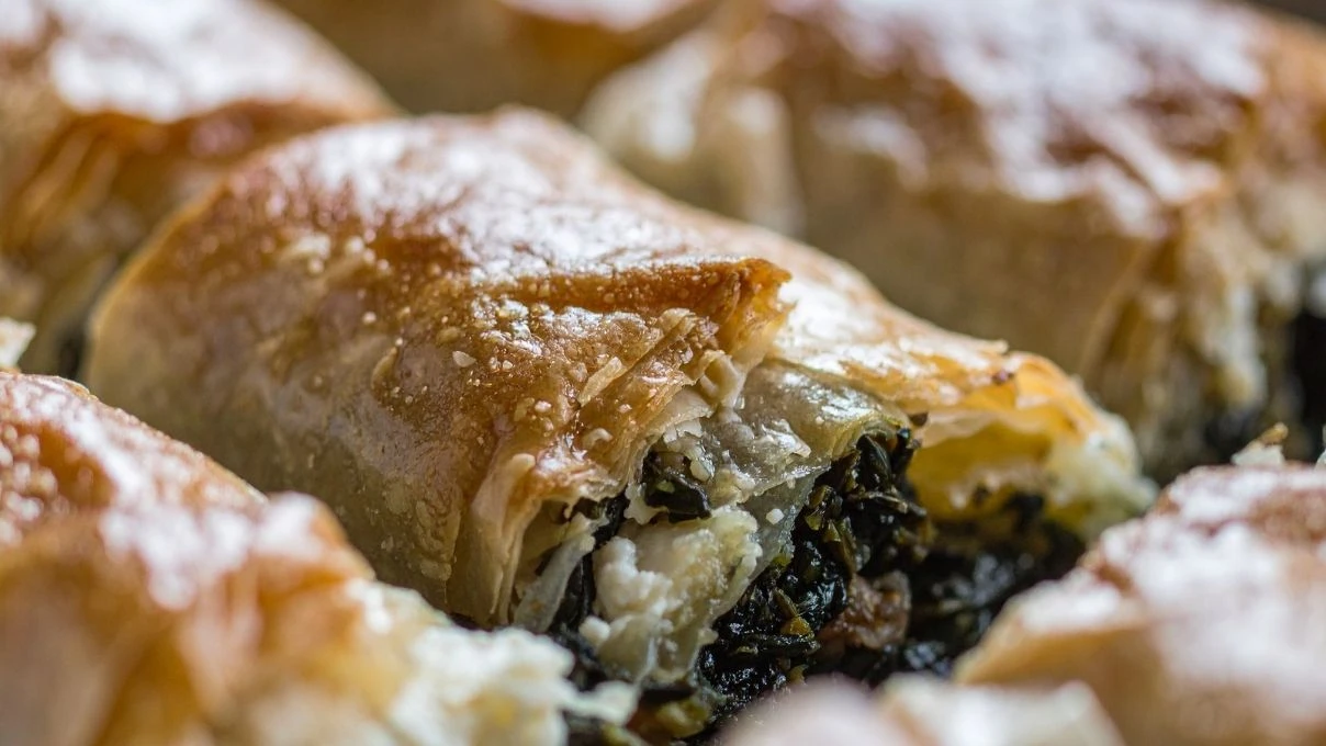 Çıtır çıtır börek tarifi! 2026 sosyal medya trendi lezzet