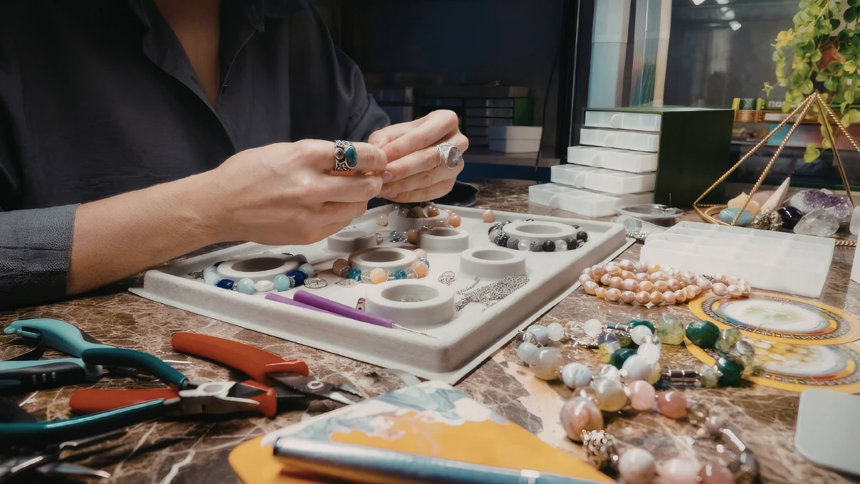 Evden çalışan kadınlarının gelirini artıracak yöntem! Günde 5-10 bin TL arası kazanıyorlar 4 evden calisma 1