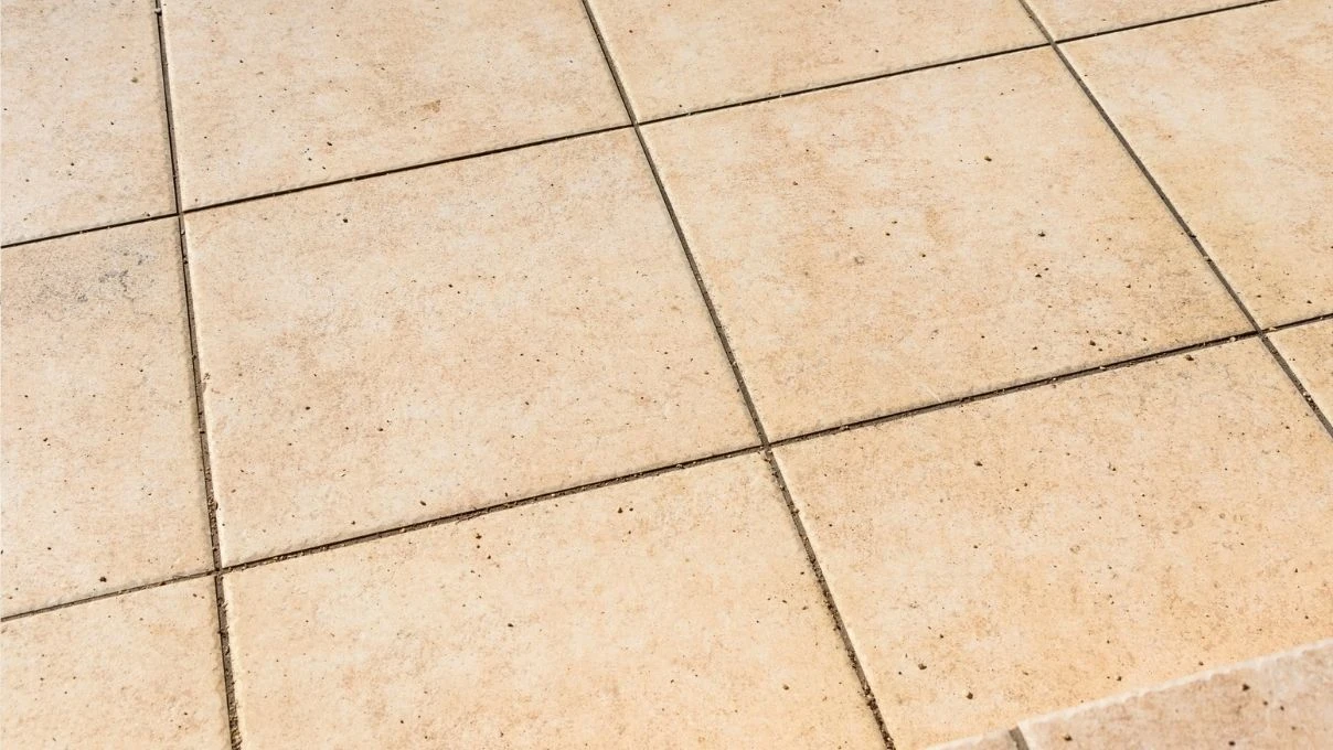 Fayans aralarındaki kararma için en etkili yöntemler 2026!