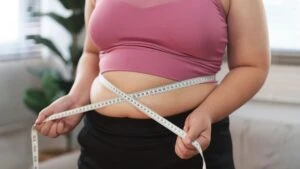 Tek hareketle hem basen hem göbek eritin!