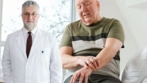 El yazınızdaki değişim Parkinson’un habercisi olabilir!