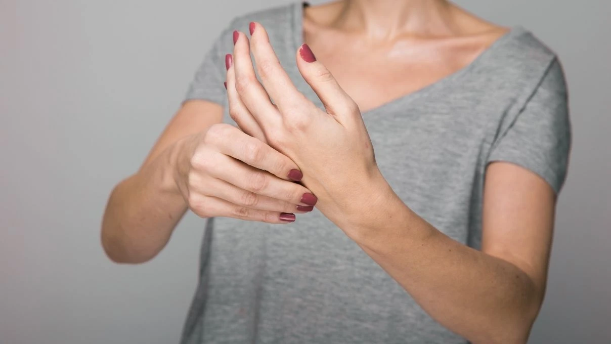 El yazınızdaki değişim Parkinson’un habercisi olabilir! Parkinson hastalığı nedir? Parkinson hastalığını belirtileri neler? İşte uzman isimden uyarılar