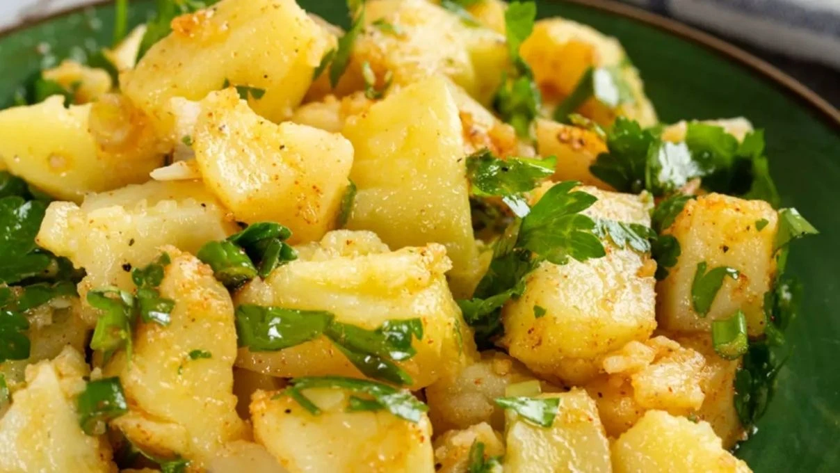 Tam bir 5 çayı lezzeti! Bol ekşili patates salatası