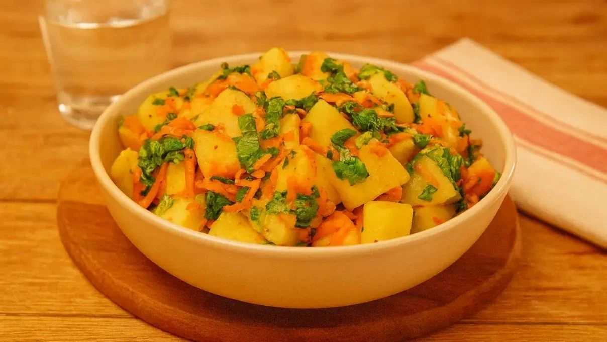 Tam bir 5 çayı lezzeti! Bol ekşili patates salatası