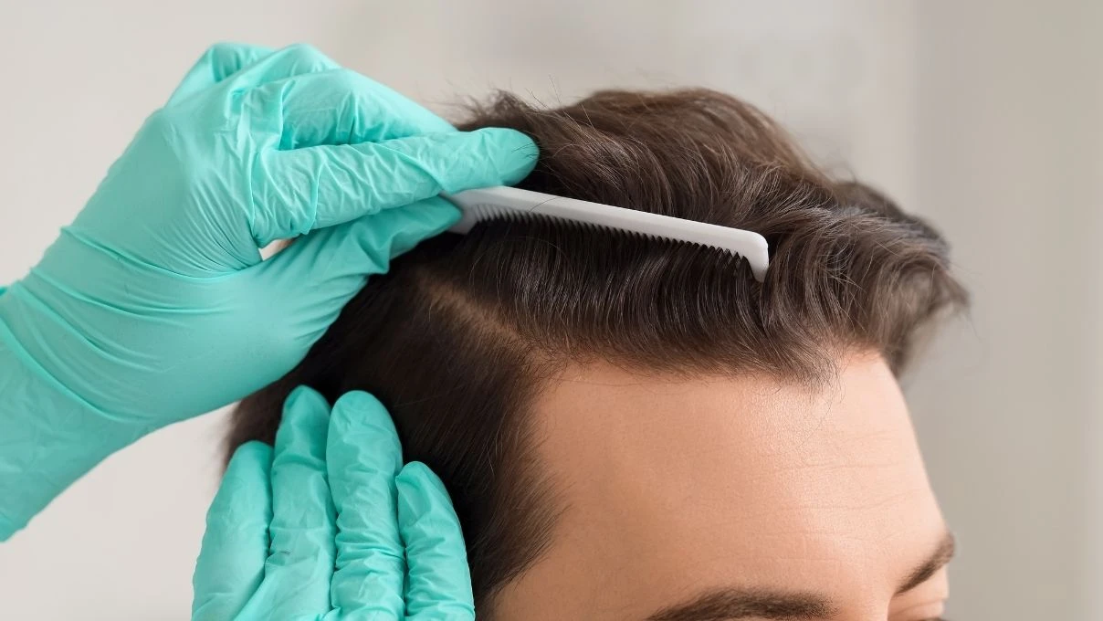 Saç diplerini güçlendirir koparak dökülmeleri azaltır! Evde denemeyi unutmayın