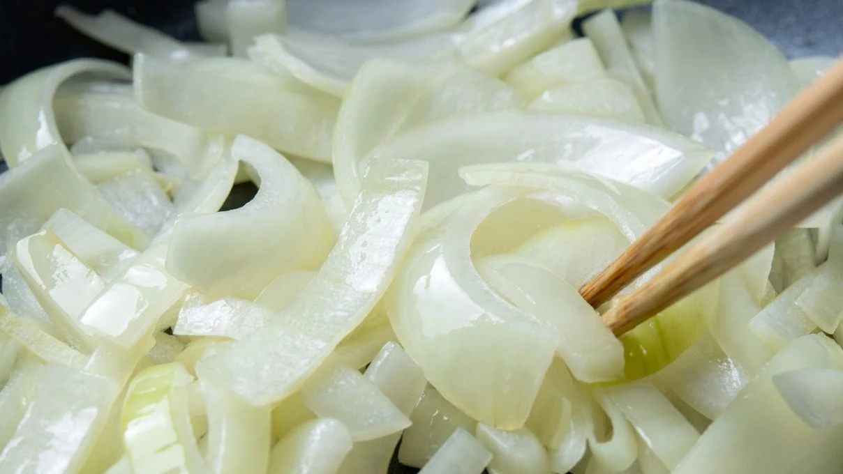 Soğan kavurmasıyla sabah kahvaltılarını şenlendirin! Mis gibi kokusu