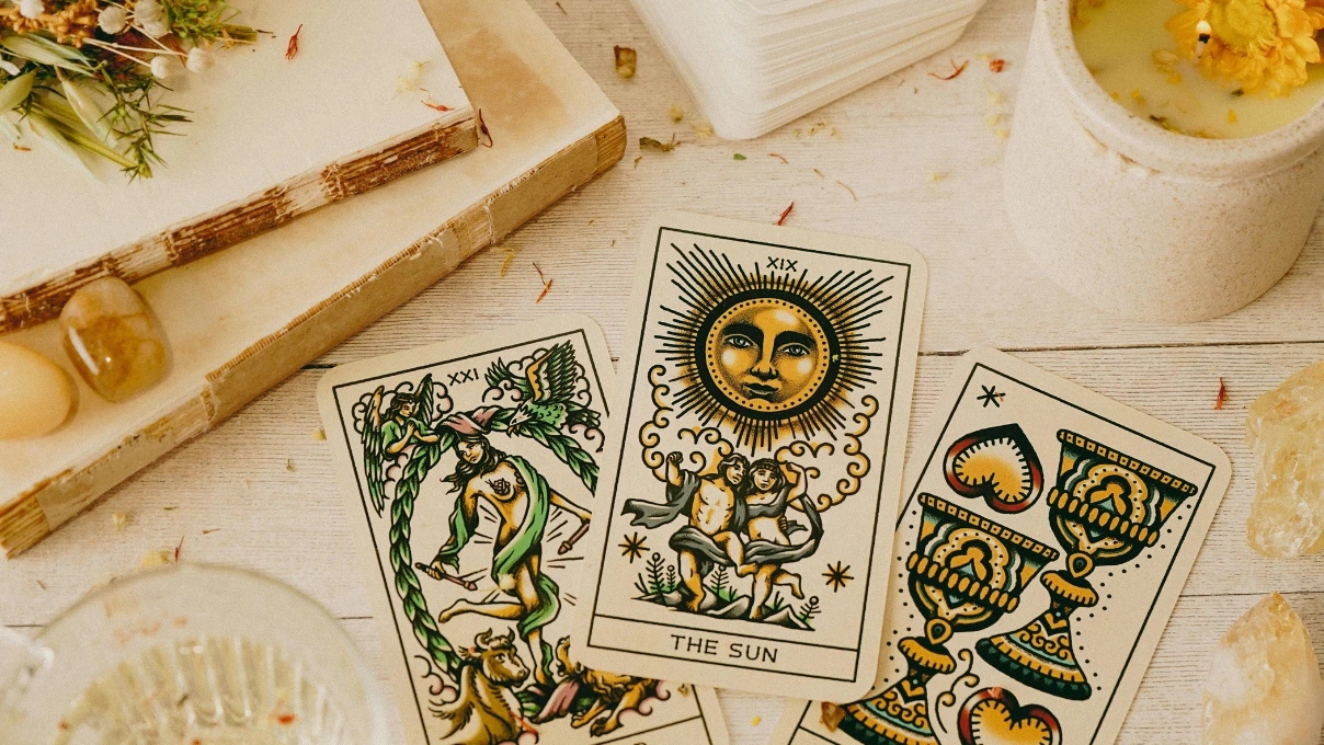 Günlük tarot yorumları 5 Nisan 2026 Pazar! Duygusal farkındalık bugün ön planda 7 tarot 4