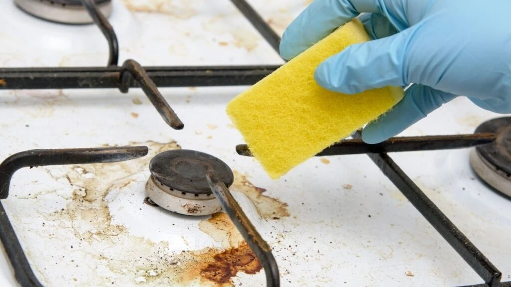 Yağ içinde kalmış ocakları çizmeden parlatan! Yeni alınmış gibi olacak