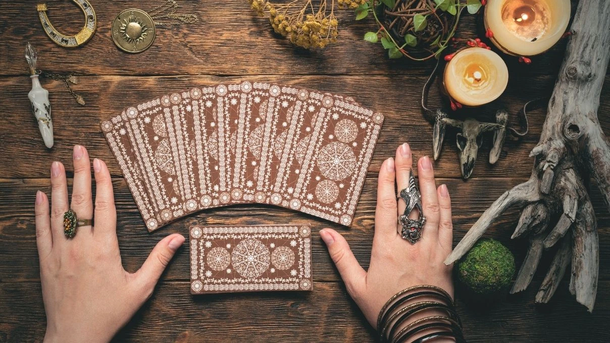 Günlük tarot kart açılımı 8 Mayıs 2026! Problem çözme için ideal bir gün 