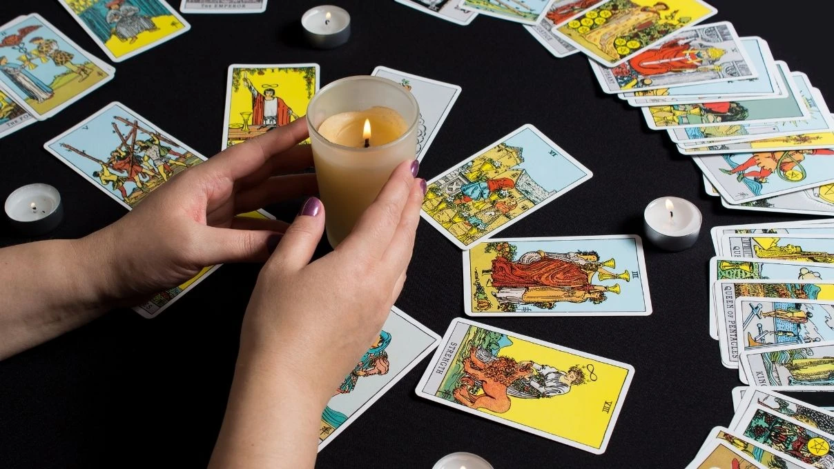 Günlük tarot kart açılımı 8 Mayıs 2026! Problem çözme için ideal bir gün 